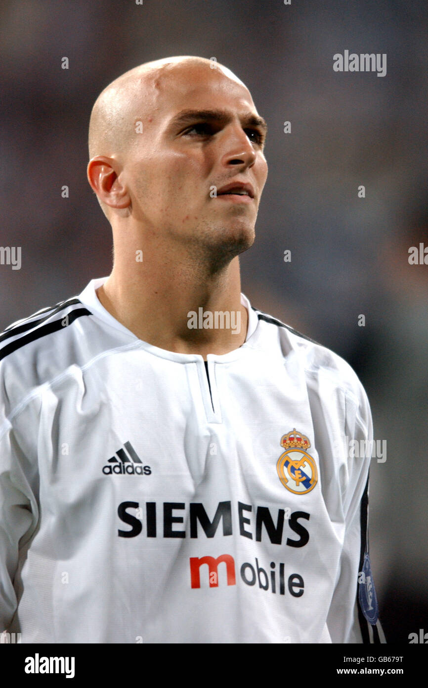 Real Madrid V Olympique Marseille Esteban Cambiasso Hi res Stock Real Madrid V Olympique Marseille Esteban Cambiasso Hi res Stock
