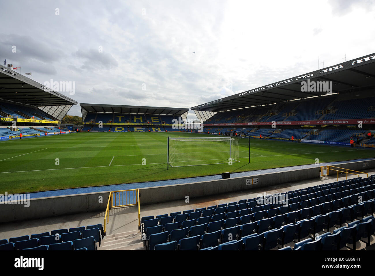 38,624 Millwall Fc Photos & High Res Pictures - Getty Images