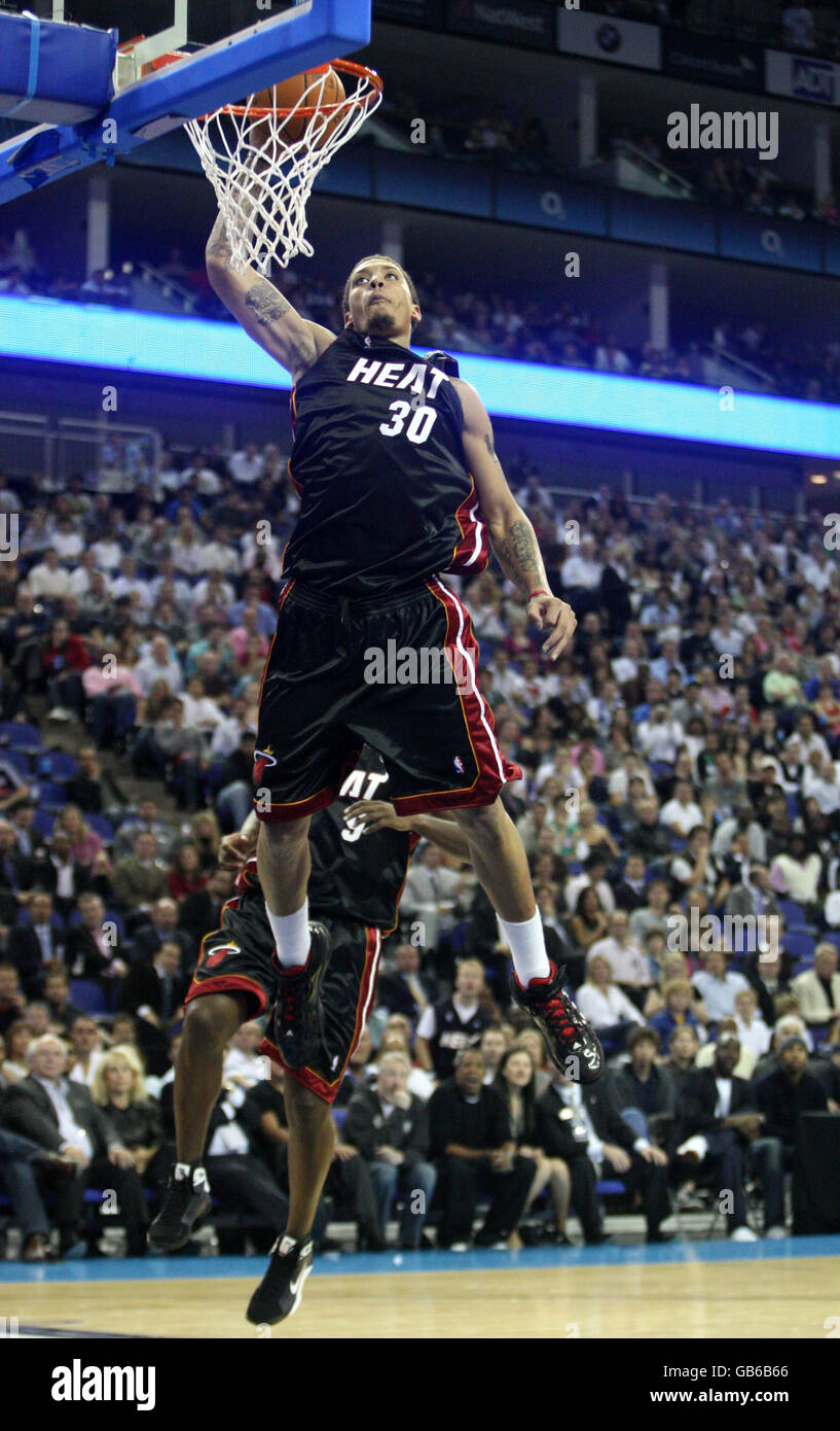 Basketball - NBA - Pre-Season Tour - Miami Heat v New Jersey Nets - O2 Arena Stock Photo