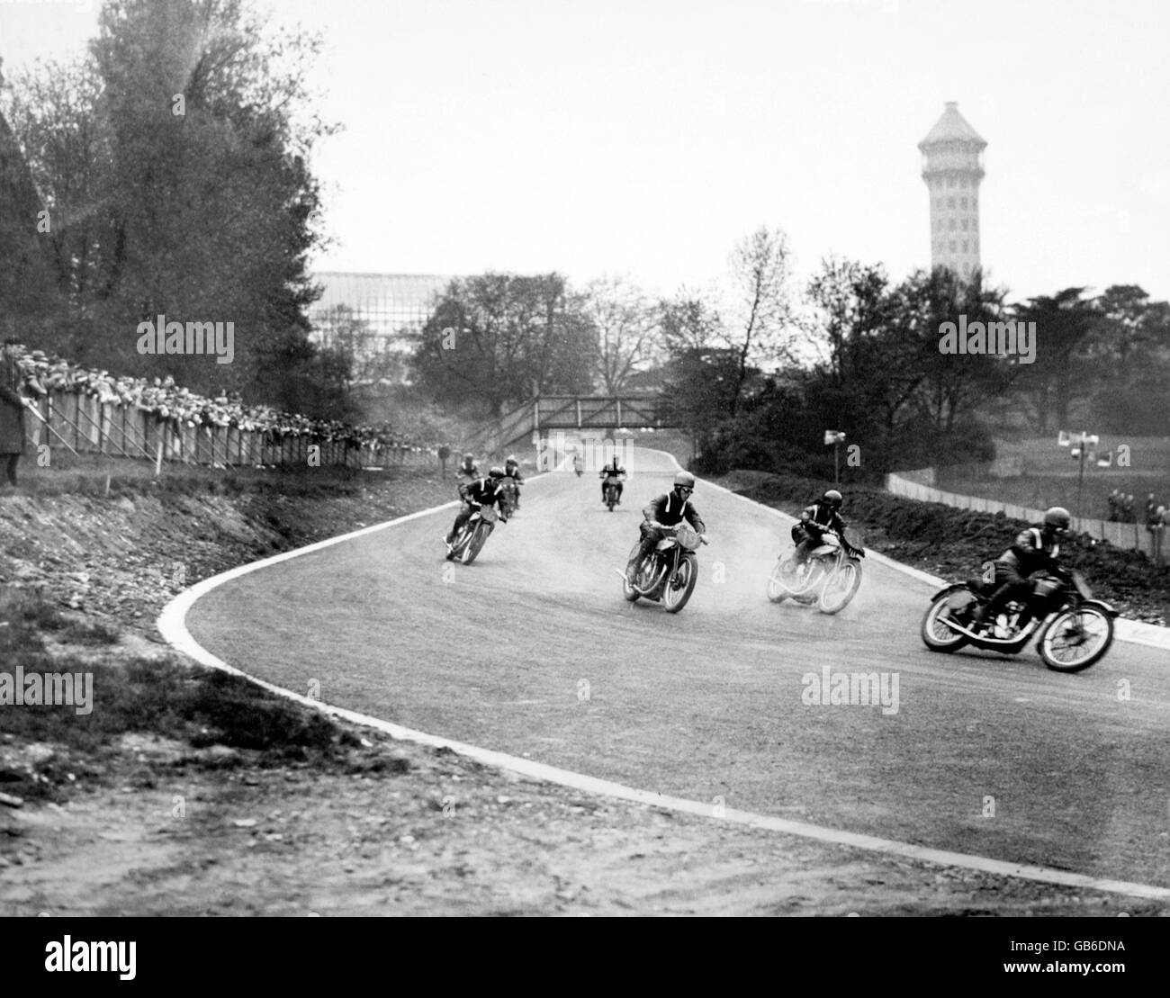 Motorcycling - International Grand Prix - Crystal Palace Road Racing Circuit. Competitors hit the brakes as they turn into Stadium Dip Bend Stock Photo