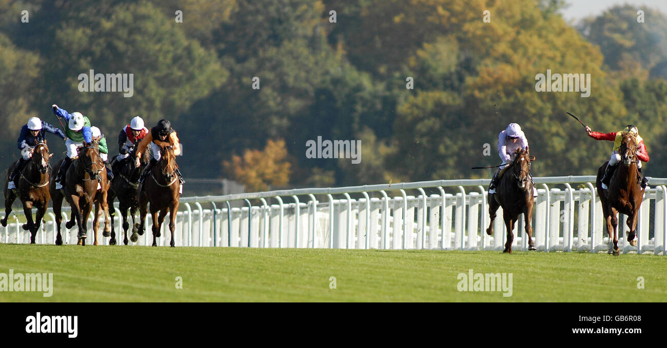 Amour Propre and Dane O'Neill (right) races on the stands rail to win The Wilmott Dixon Cornwallis Stakes at Ascot Racecourse, Berkshire. Stock Photo