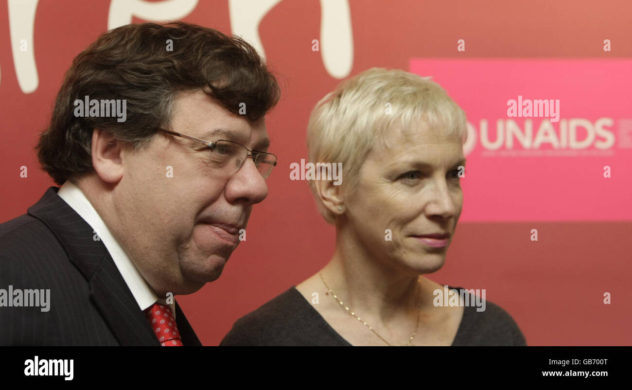 Singer Annie Lennox and Taoiseach Brian Cowen at the Fourth Global Forum on Children Affected by HIV and Aids in Dublin. Stock Photo