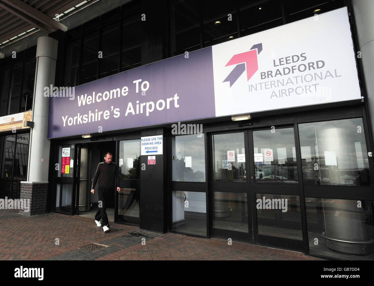 Leeds Bradford Airport Runway Stock Photos & Leeds Bradford Airport