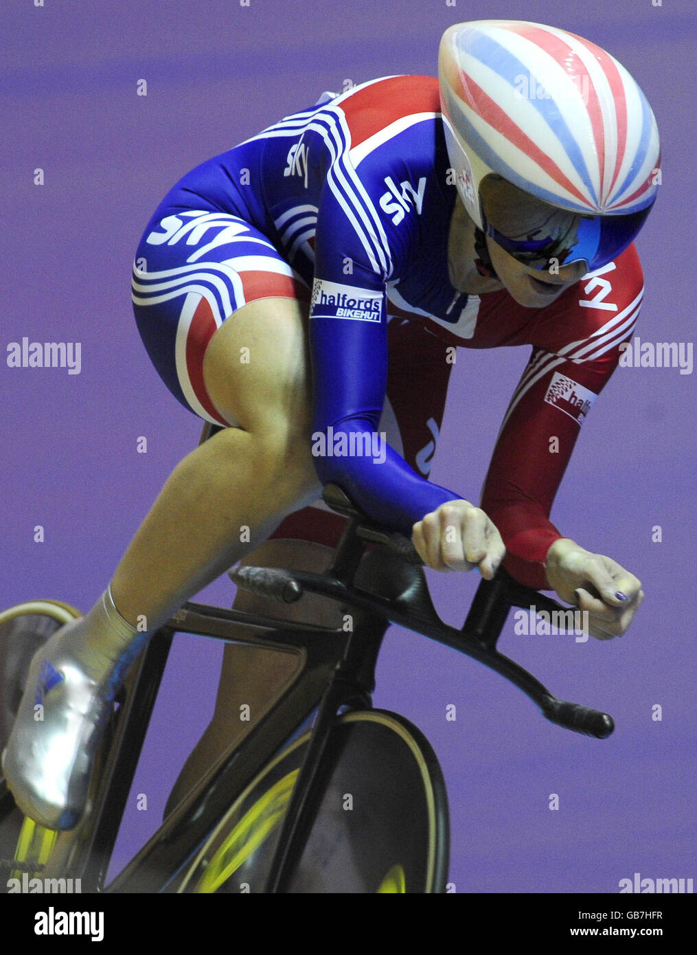 Wendy Houvenaghel of Great Britain wins the Women's Individual Pursuit