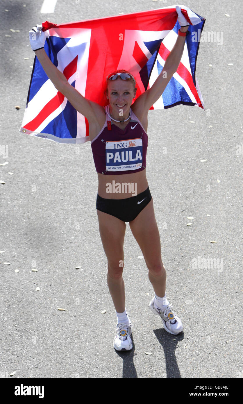 Great Britain's Paula Radcliffe celebrates her win in the New York Marathon, New York, USA. Stock Photo