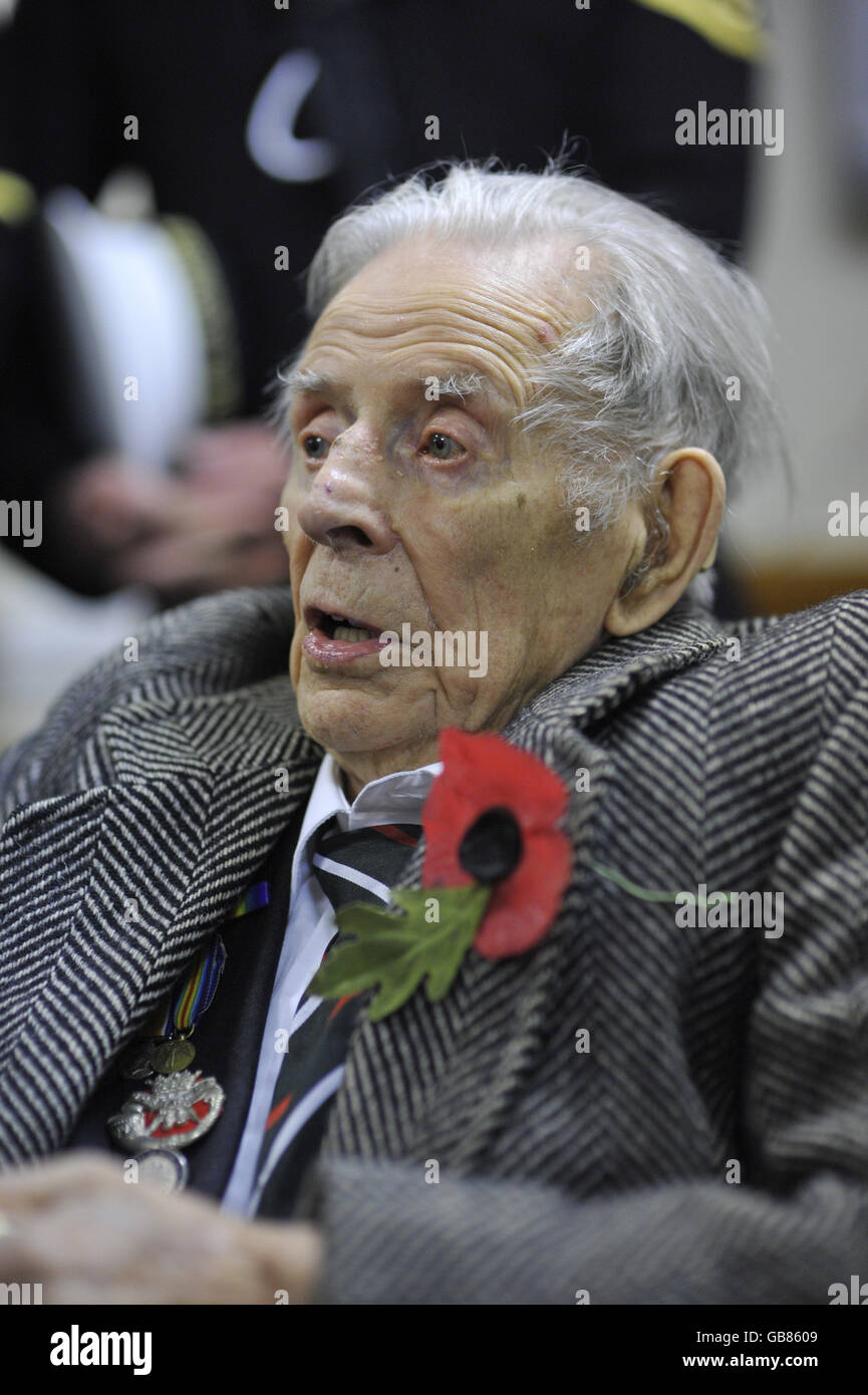 The last surviving World War One Tommy, 110 year old Harry Patch arrives at the launch of the Somerset County poppy appeal Stock Photo