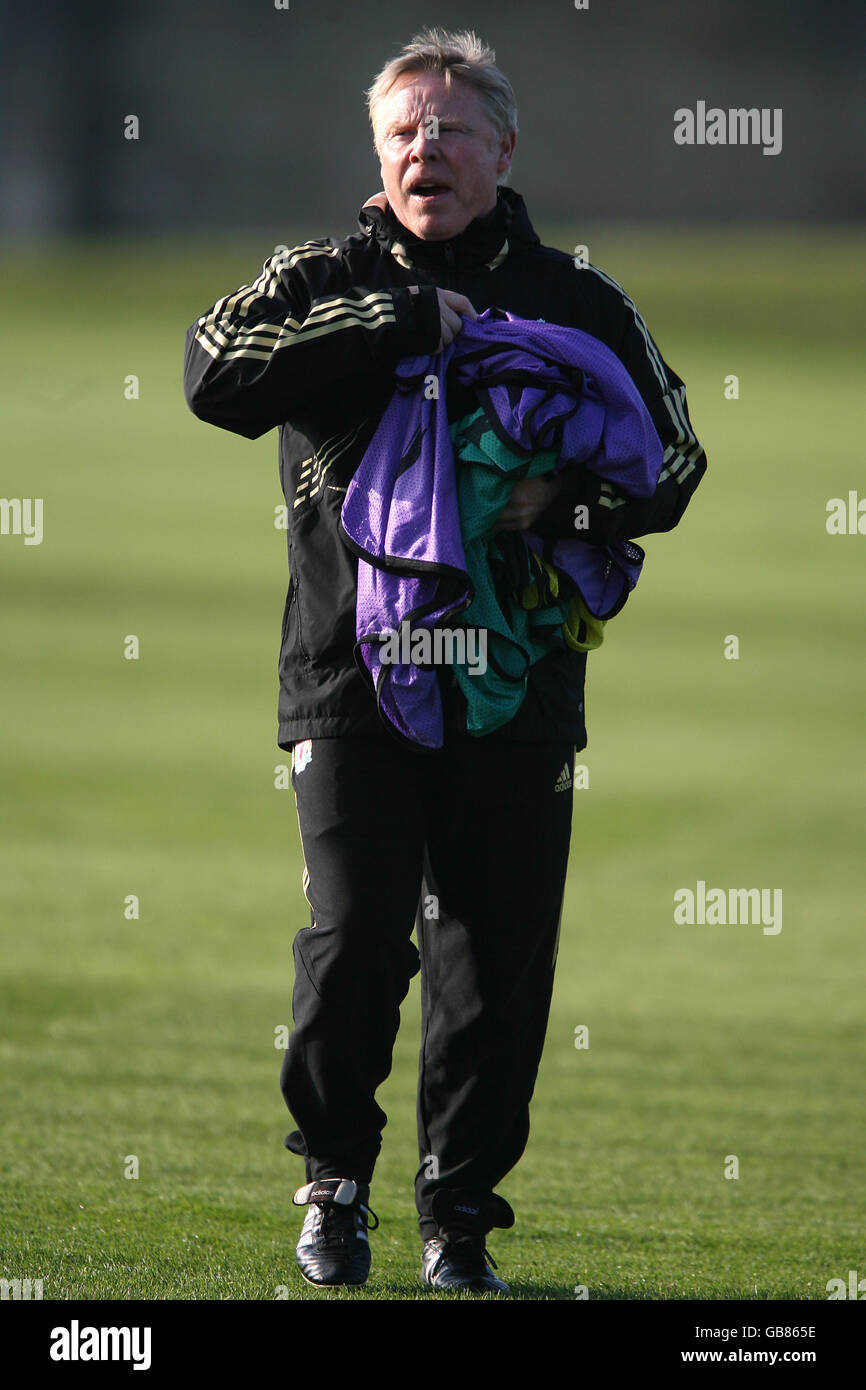 Soccer - UEFA Champions League - Quarter Final - First Leg - Liverpool v Chelsea - Liverpool Training - Melwood. Liverpool assistant manager Sammy Lee during a training session at Melwood, Liverpool Stock Photo