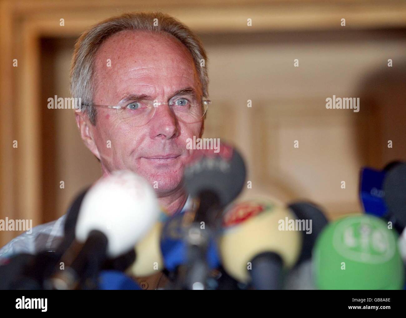 Soccer european championships 2004 qualifier group seven turkey v england hires stock