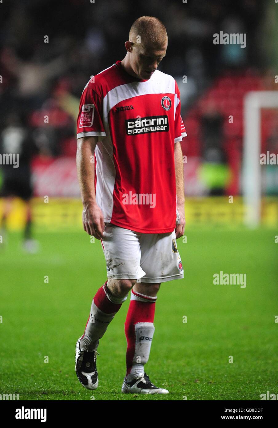 Soccer - Coca-Cola Football Championship - Charlton Athletic v Barnsley - The Valley. Charlton Athletic's Nick bailey walks off the pitch dejected as his side lose to barnsley Stock Photo