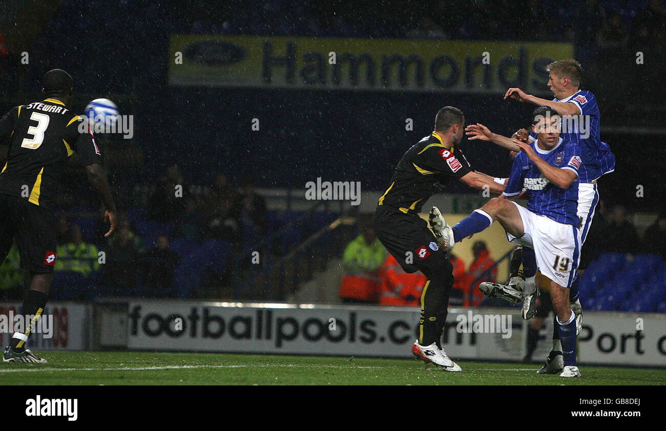 Soccer - Coca-Cola Football League Championship - Ipswich Town v Queens Park Rangers - Portman Road. Ipswich Town's Jon Stead (r) scores his second goal during the Coca-Cola Championship match at Portman Road, Ipswich. Stock Photo