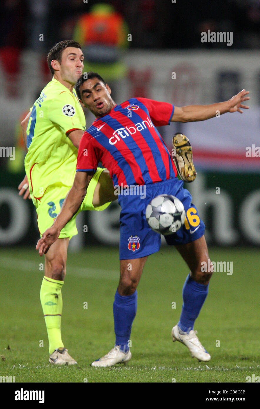 Soccer - UEFA Champions League - Group F - Olympique Lyonnais v Steaua  Bucuresti - Municipal Stade De Gerland Stock Photo - Alamy