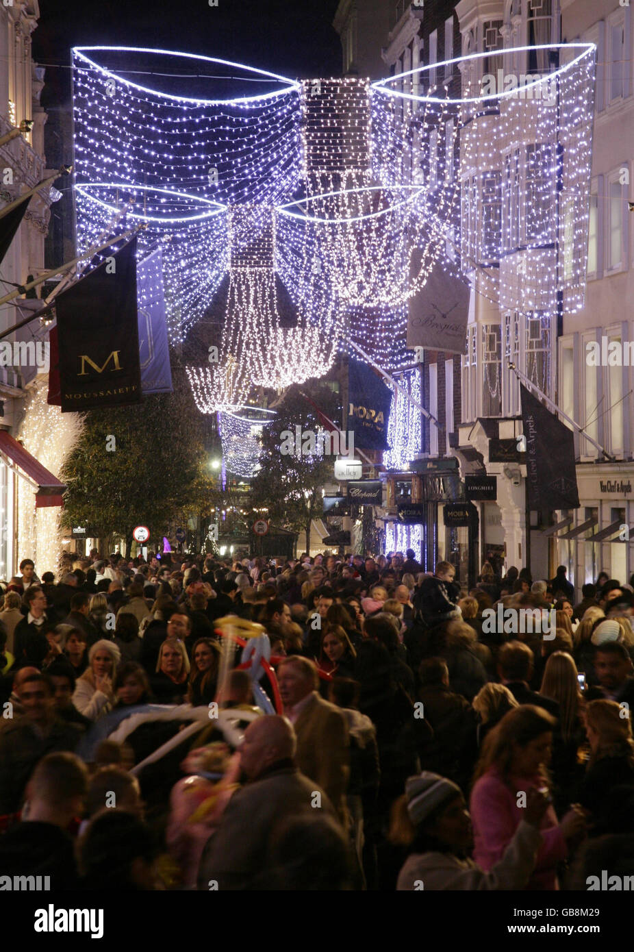 Kelly Brook switches on Bond Street Christmas lights London. The Bond