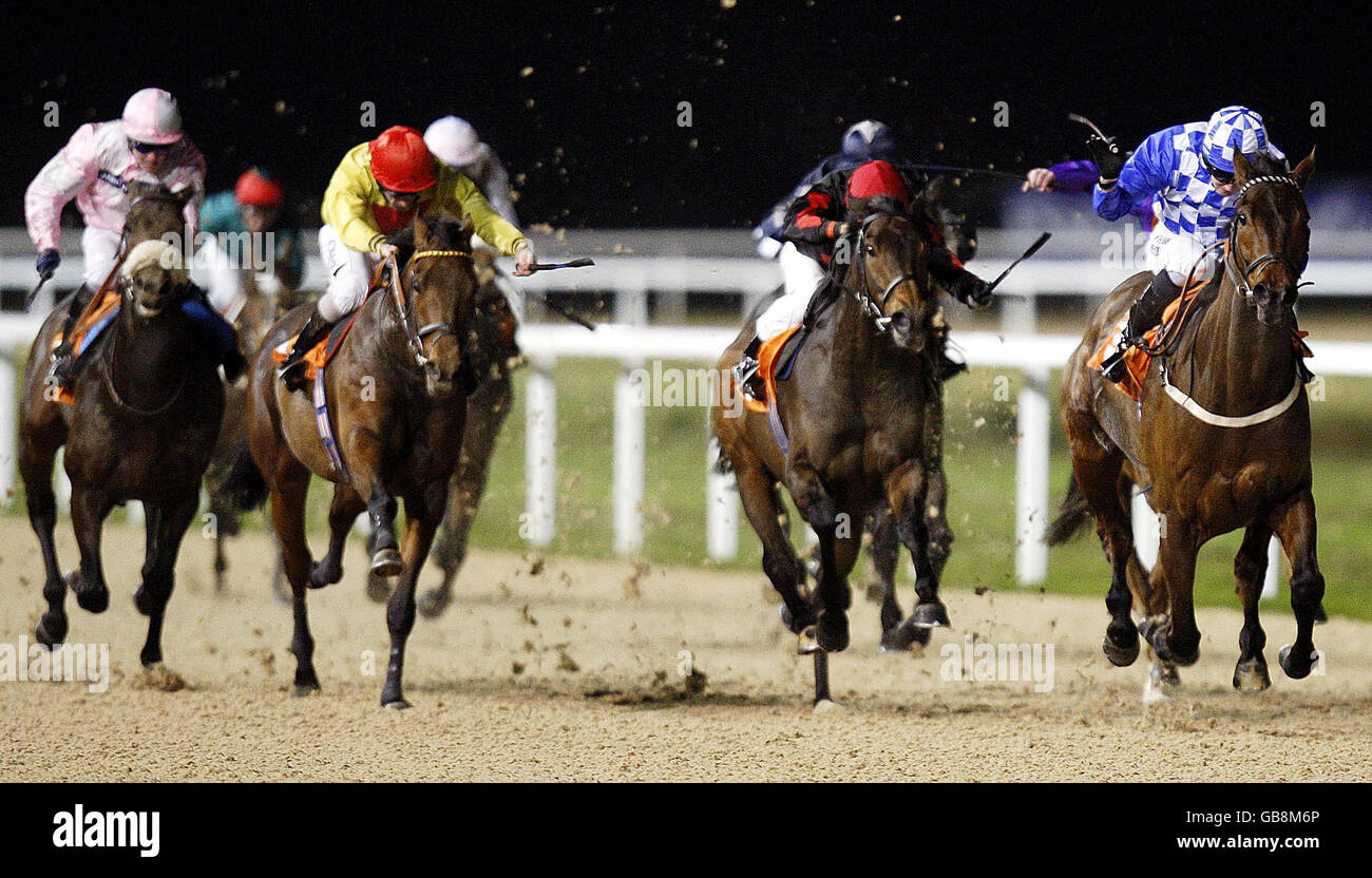 Horse Racing - Great Leighs Racecourse. Awatuki and jockey Pat Cosgrave (right) wins the Wivenhoe Handicap at Great Leighs Racecourse, Chelmsford. Stock Photo