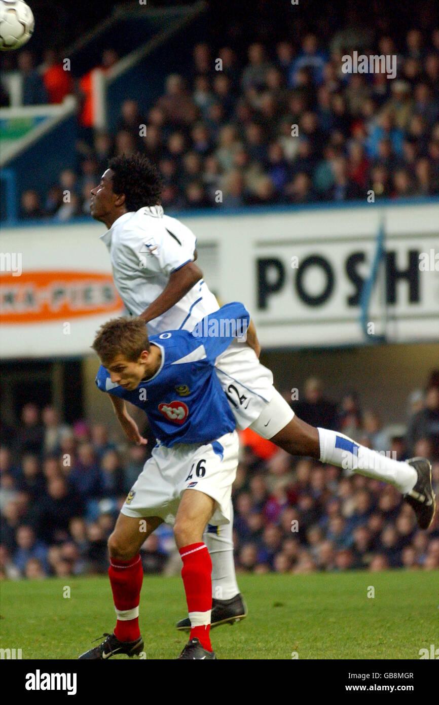 ROQUE JUNIOR BRAZIL & LEEDS UNITED FC WALKERS STADIUM LEICESTER ENGLAND 12  October 2003 Stock Photo - Alamy