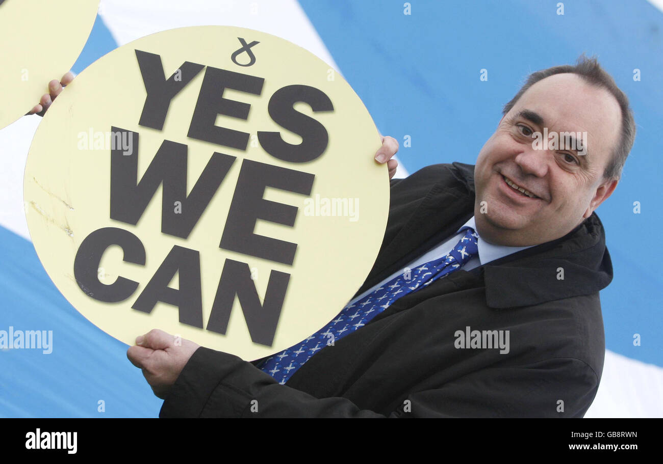 First Minister Alex Salmond campaigns in Glenrothes ahead of the Glenrothes by-election. Stock Photo