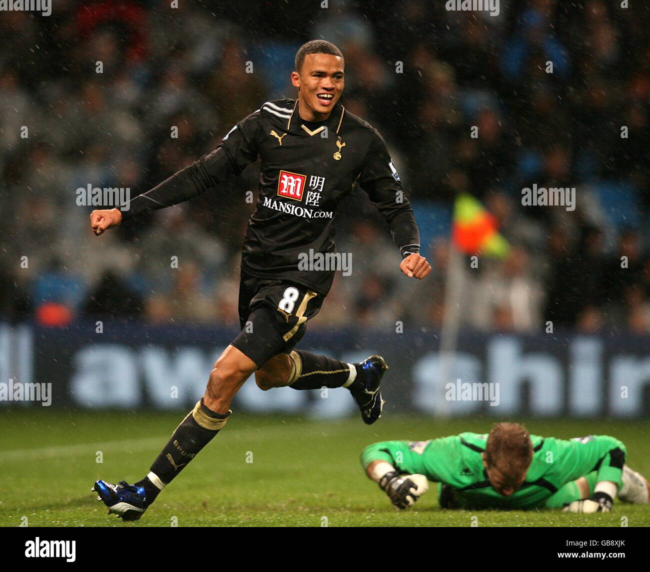 Tottenham Hotspurs Jermaine Jenas Celebrates Hi res Stock Photography tottenham-hotspurs-jermaine-jenas-celebrates-hi-res-stock-photography
