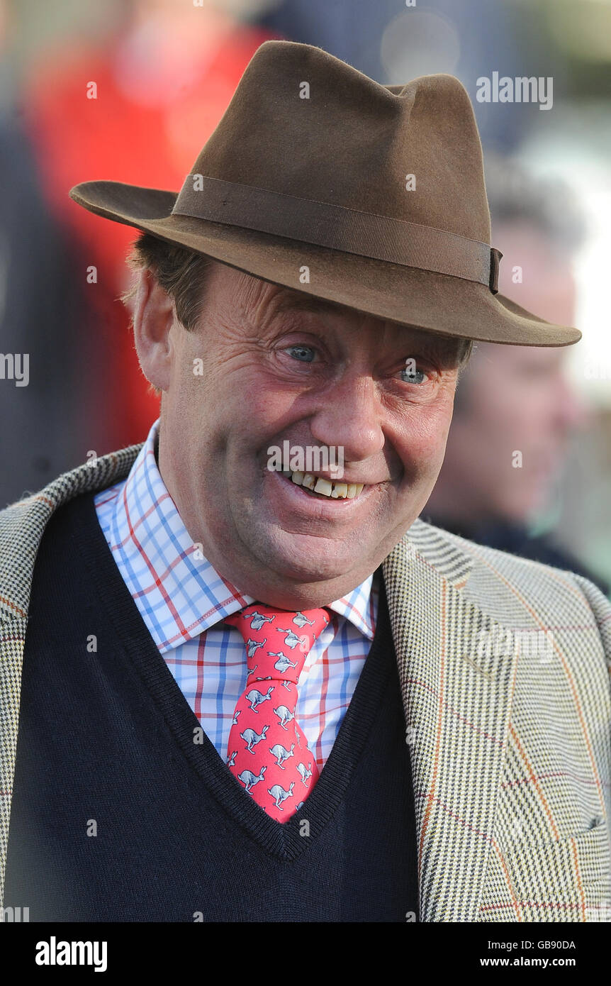 Horse Racing Kempton Park. Trainer Nicky Henderson Stock Photo Alamy