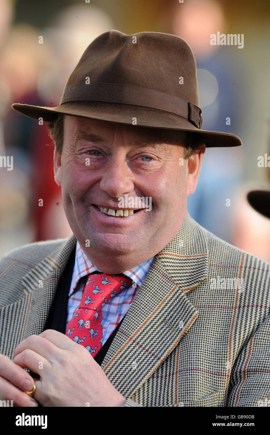 Horse Racing Kempton Park. Trainer Nicky Henderson Stock Photo Alamy
