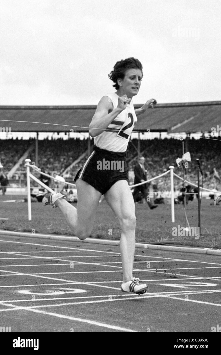 Athletics - Great Britain v West Germany - White City. Dorothy Hyman, Great Britain Stock Photo
