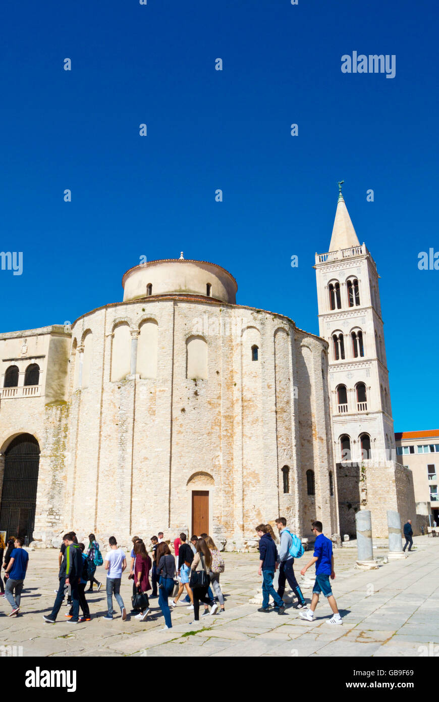 Guided tour group, at Crkva sv. Donata, St Donatus church, Forum, Zadar, Dalmatia, Croatia Stock Photo