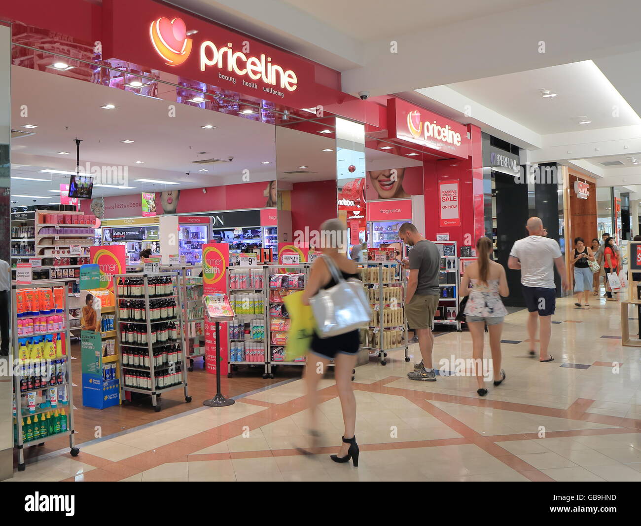 people-visit-priceline-pharmacy-store-in-melbourne-australia-stock