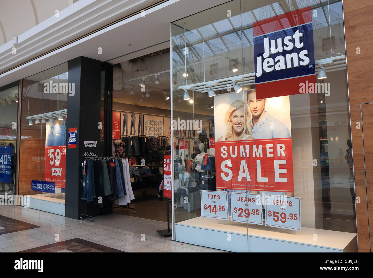 clothes shop in Melbourne Stock Photo Alamy