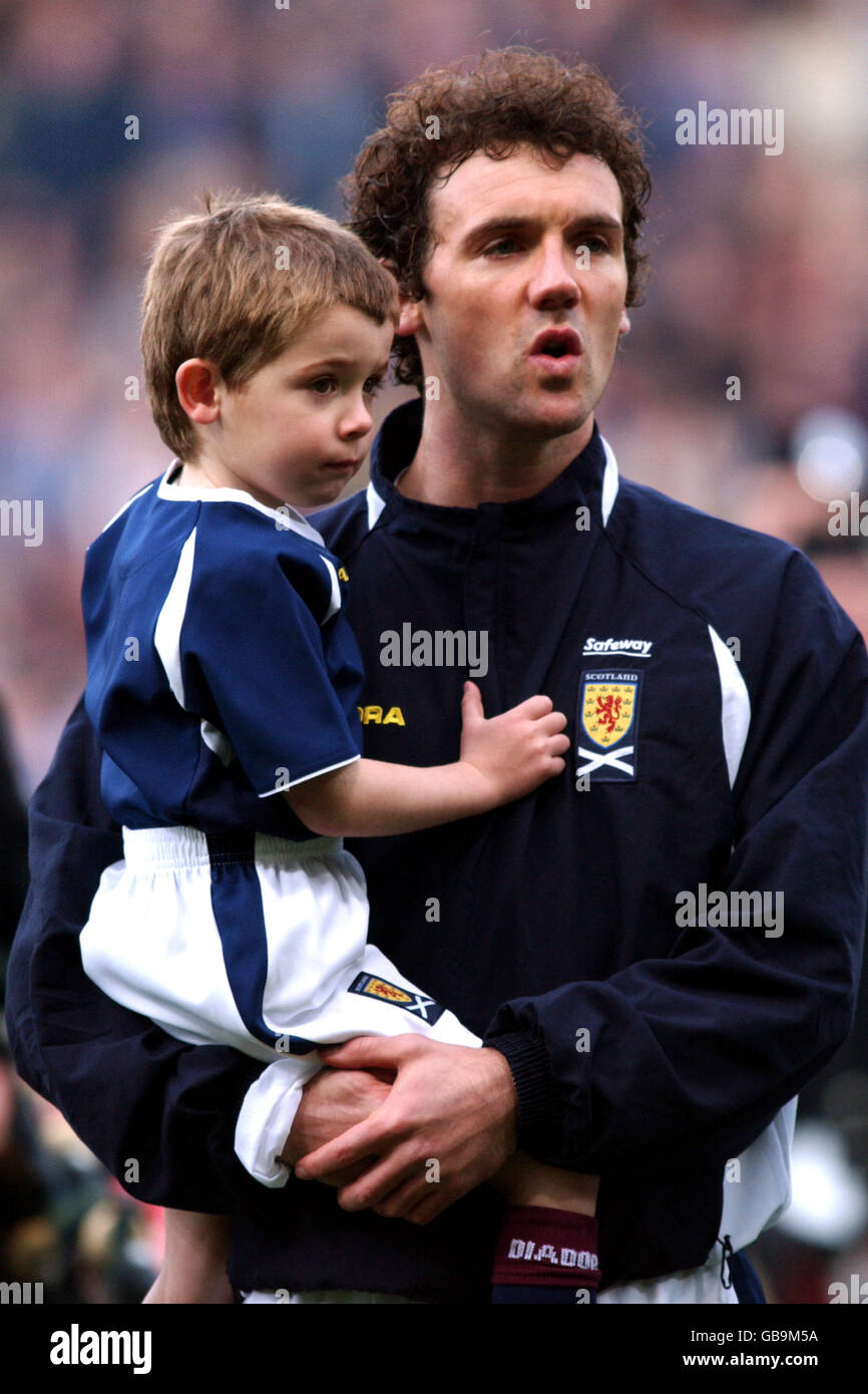 Soccer - European Championships 2004 Play-Off - First Leg - Scotland v Holland Stock Photo