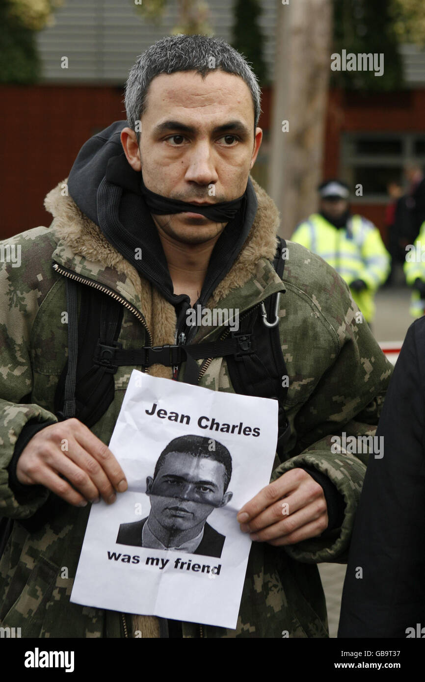 Jean Charles de Menezes inquest Stock Photo - Alamy