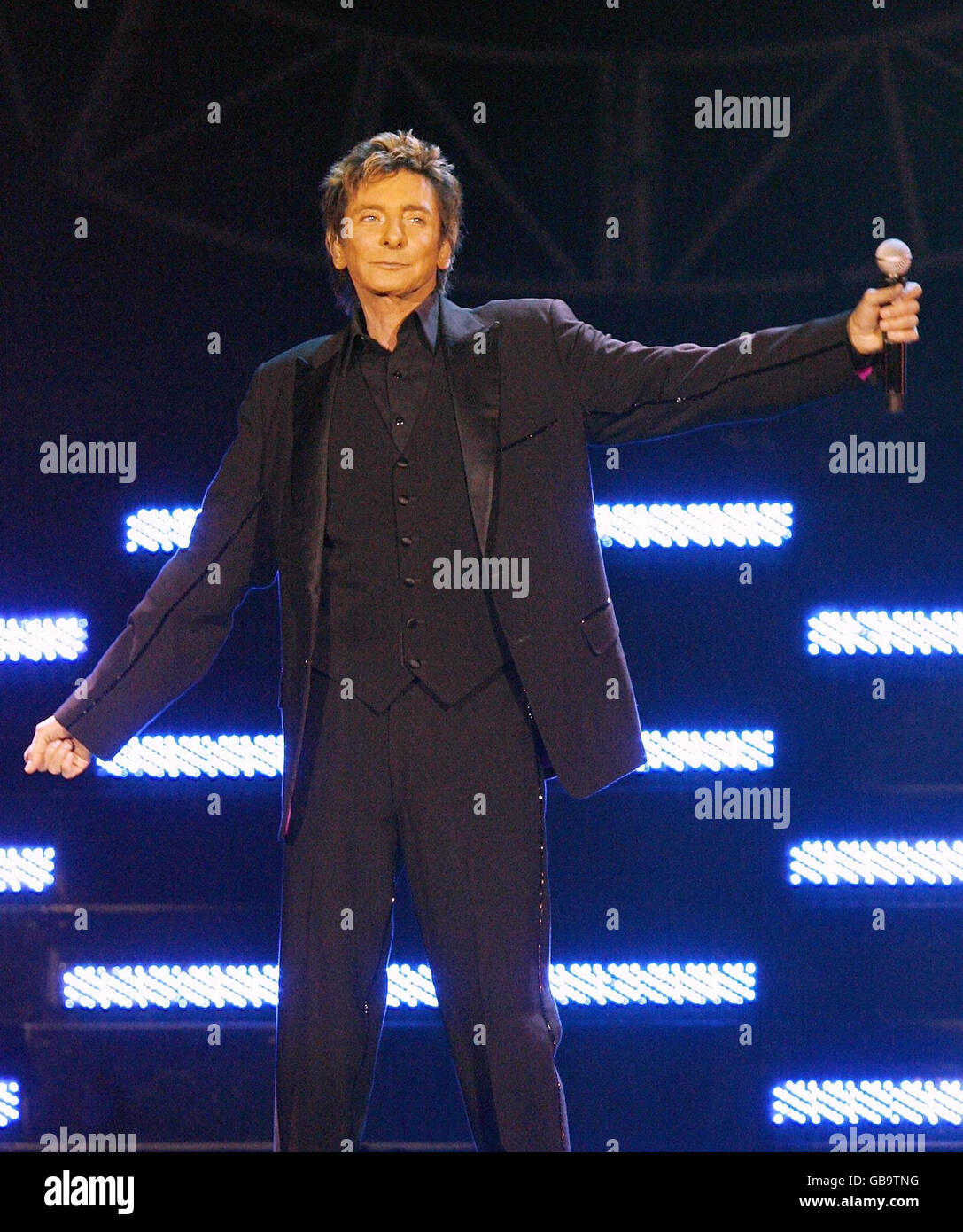 Barry manilow performs live at the 02 arena in greenwich hi-res stock ...