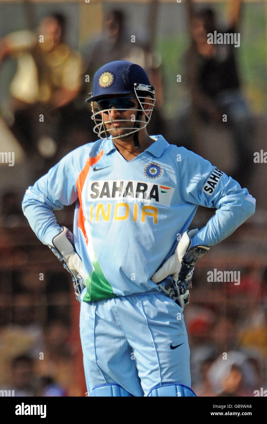 Ms dhoni india hi-res stock photography and images - Alamy, image size:874x1390