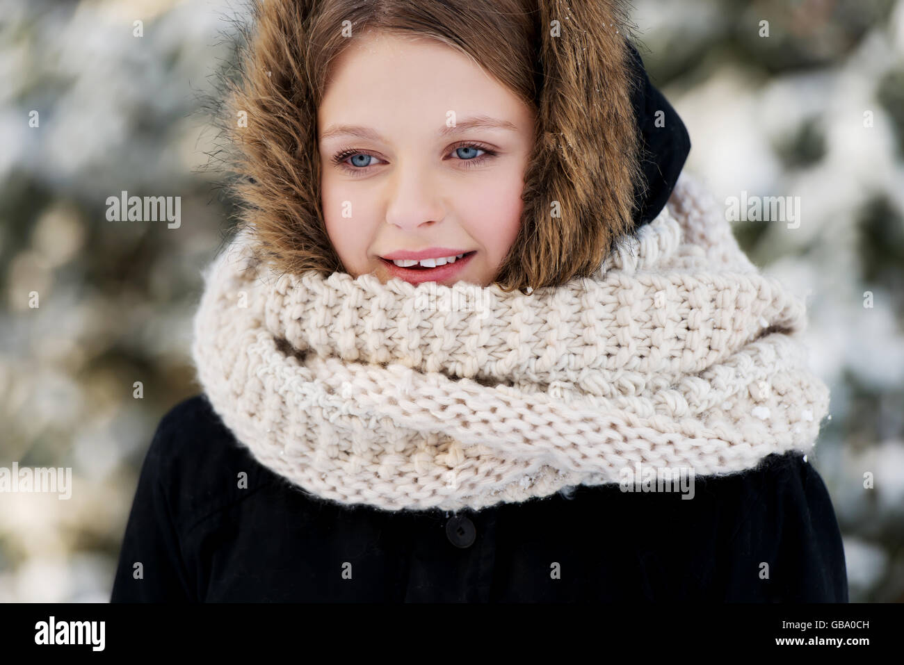 Young woman outdoor in the winter Stock Photo - Alamy