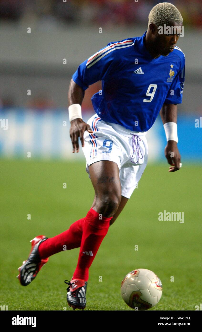 Soccer - FIFA World Cup 2002 - Group A - France v Senegal. Djibril Cisse,  France Stock Photo - Alamy