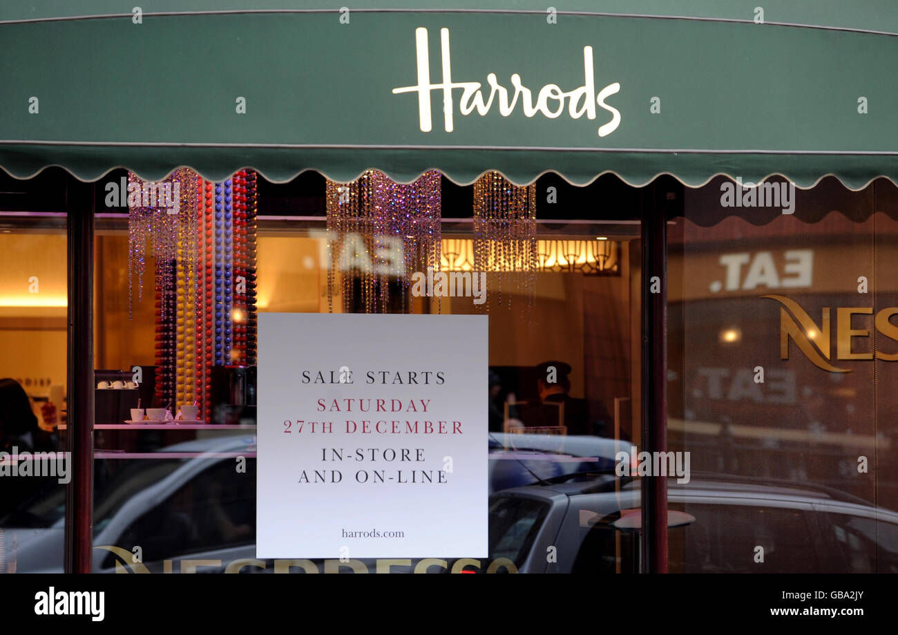 Harrods Winter Sale London Stock Photo Alamy
