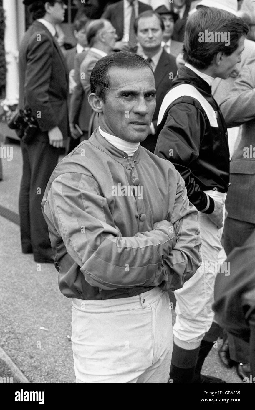 Frankie dettori Black and White Stock Photos & Images - Alamy