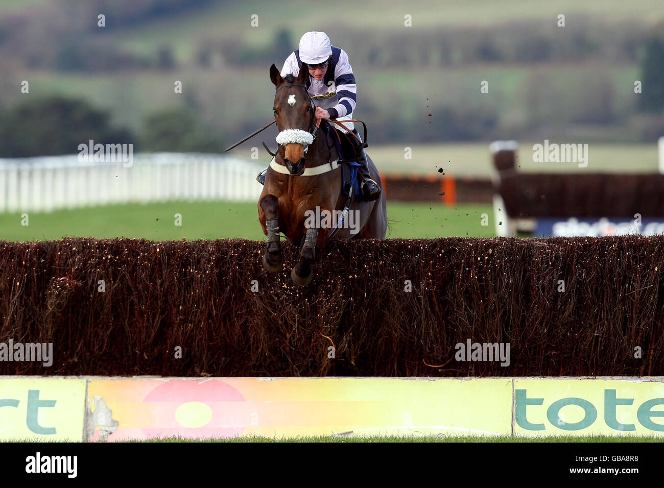 Chepstow racecourse jumps hi-res stock photography and images - Alamy