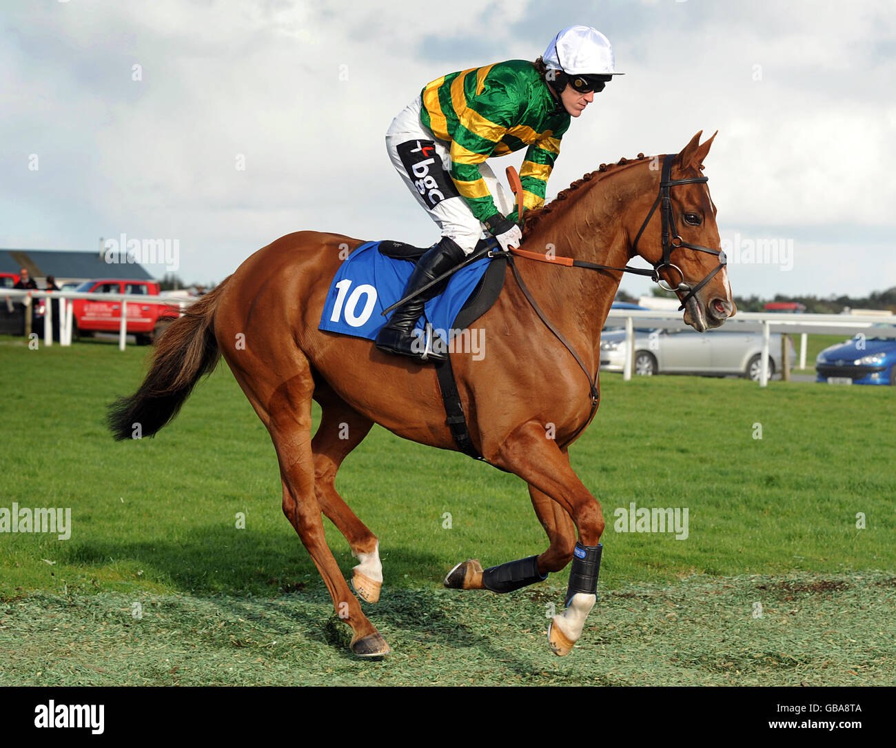 Bear hunt horse hires stock photography and images Alamy