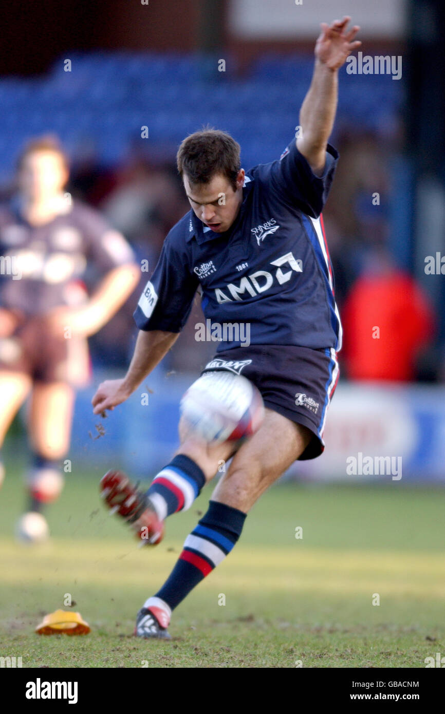 Sale Sharks' Charlie Hodgson kicks a penalty during his teams victory ...