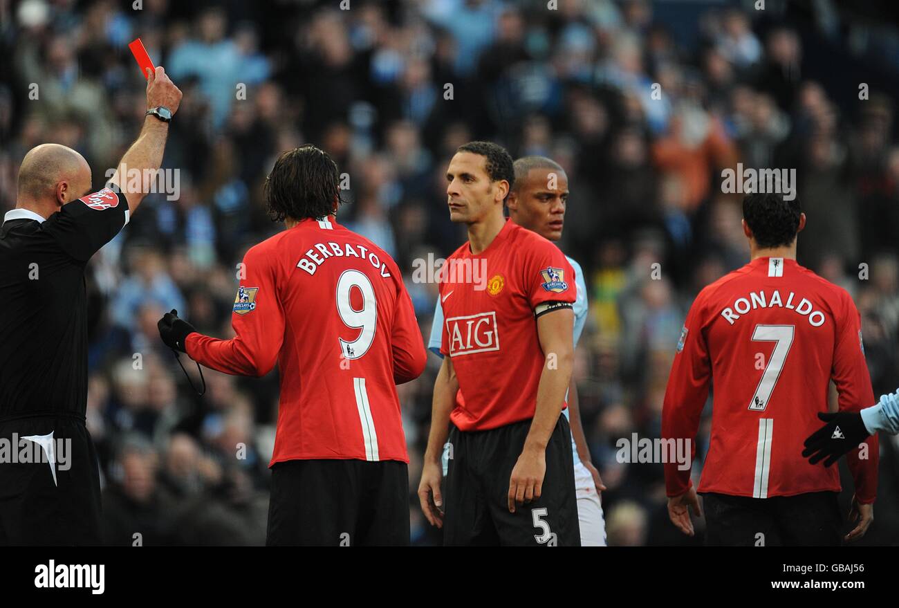 Referee Howard b shows the red card to Manchester United's Cristiano Ronaldo (right) for