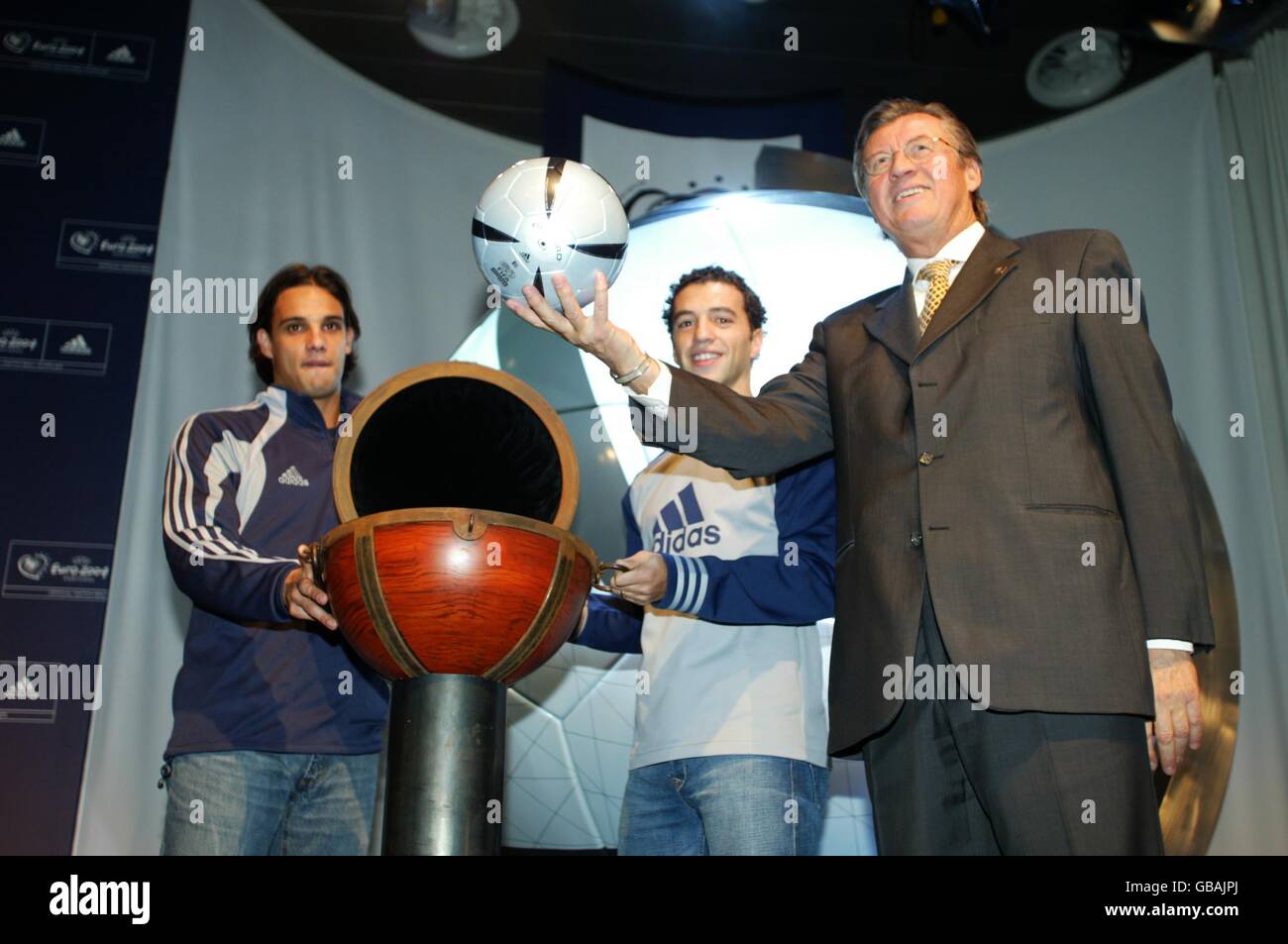 Soccer - Launch of Official UEFA Euro 2004 Match ball - Adidas Roteiro  Stock Photo - Alamy
