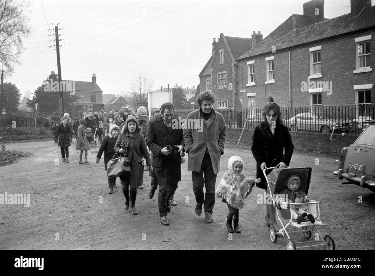 Miners families at Rugeley in Staffordshire, during the miners attempts to close the Saltley Coke Depot in Birmingham. Stock Photo