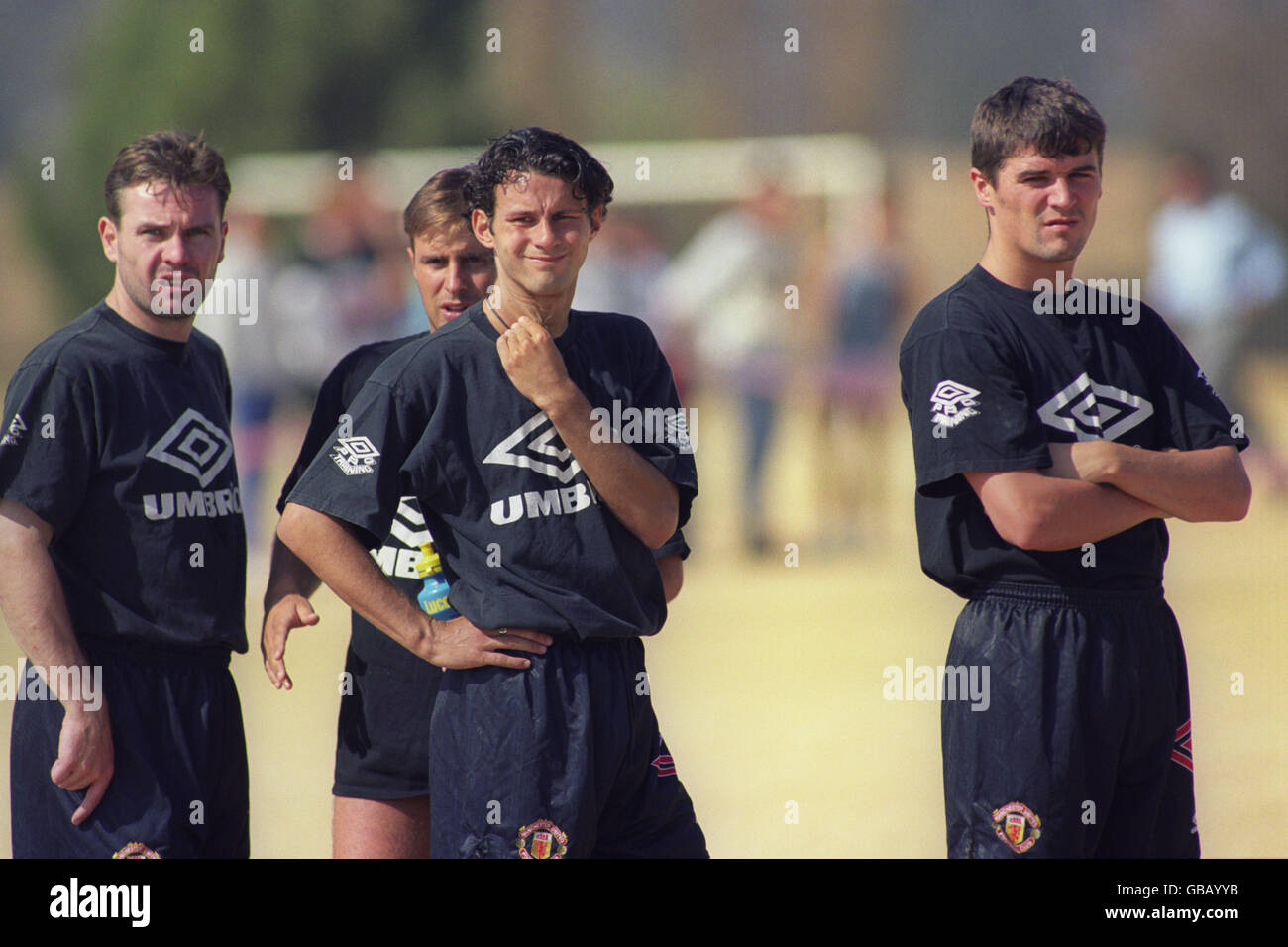 Soccer - Manchester United Tour to South Africa. MANCHESTER UNITED'S RYAN  GIGGS [CENT] & ROY KEANE. TRAINING AT MEGAWATT PARK, JOHANNESBURG Stock  Photo - Alamy