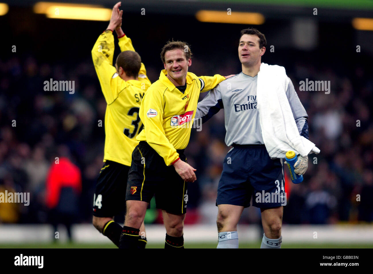 Soccer - AXA FA Cup - Third Round - Watford v Chelsea. Watford's Captain Neal Ardley shakes hands with Chelsea's goalkeeper Neil Sullivan at the end of the game Stock Photo