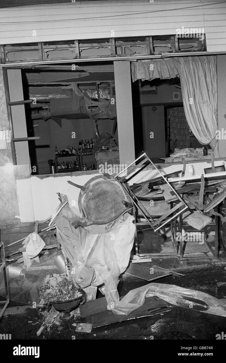 Crime - Walton's Restaurant IRA Bomb Blast - 1975 Stock Photo