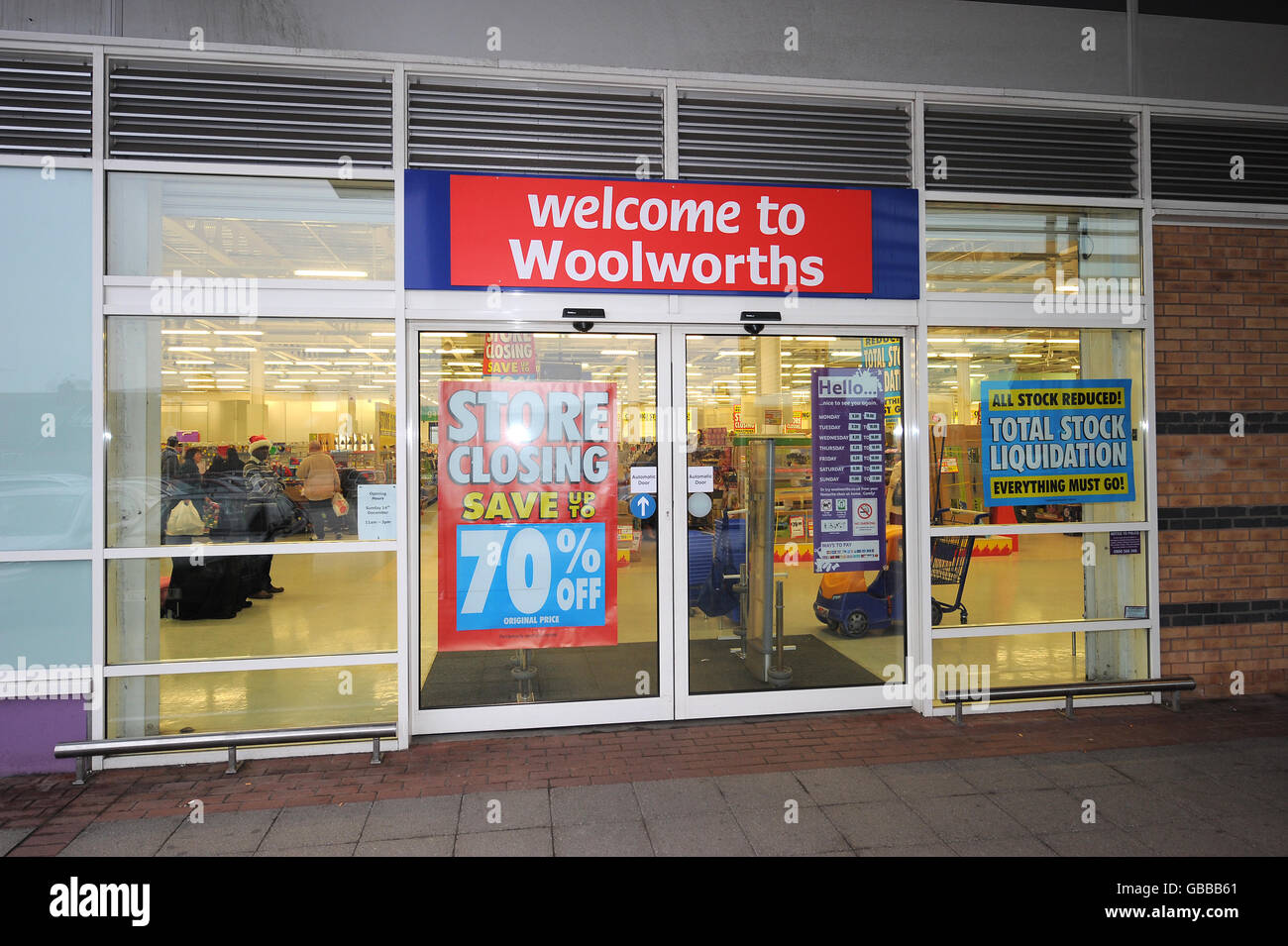 General view of the front of a Woolworths store at Unit 1, The Rushes, Loughborough, Leicestershire LE11 5BG Stock Photo