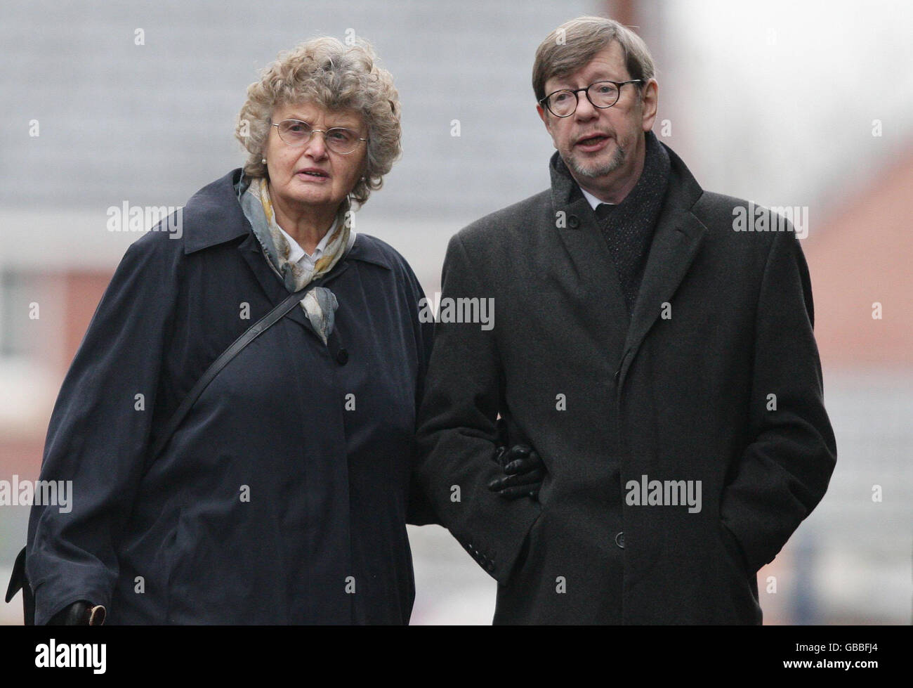 Jane Freeman and Mike Grady, who played Ivy and Barry in Last of the Summer Wine, arrive for actress Kathy Staff's funeral at St. Mark's Church in Dukinfield, Manchester. Stock Photo