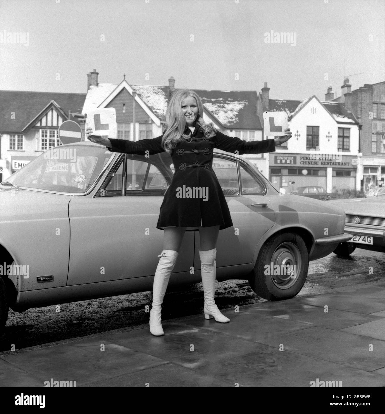 Clodagh Rodgers, pop singer from Newry, Northern Ireland celebrates her 23rd birthday with her Jaguar XJ6 a present from her husband and manager John Morris. Stock Photo