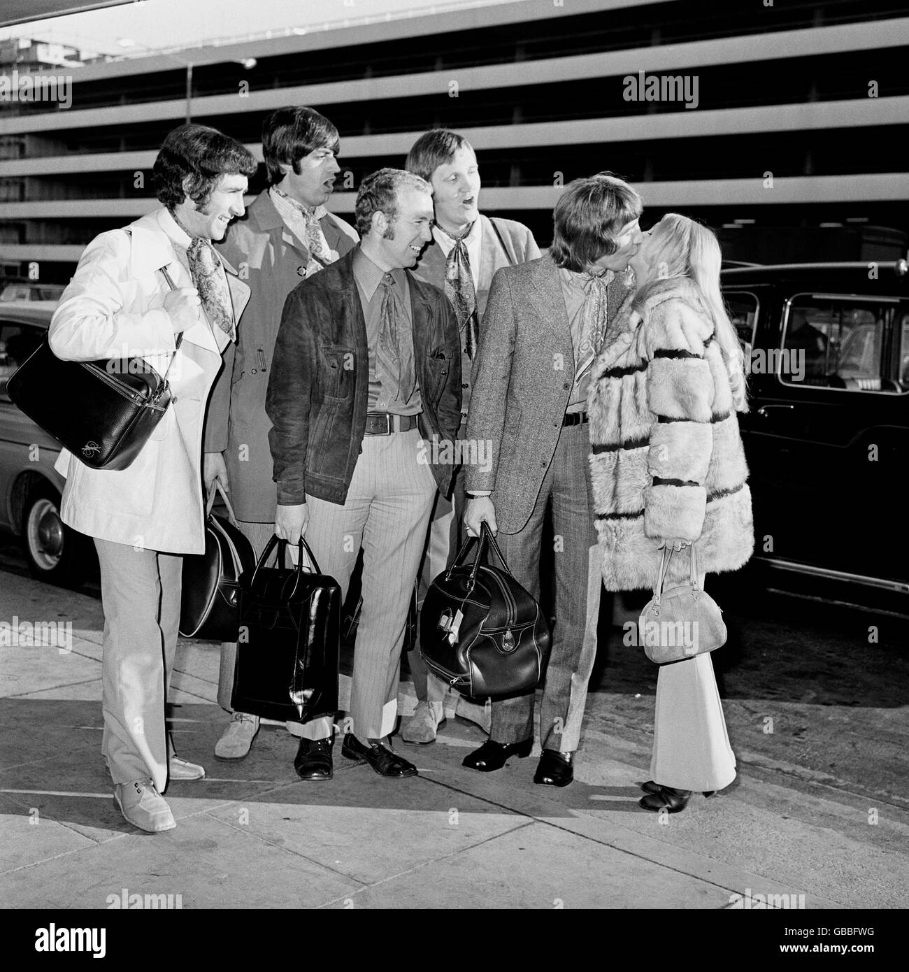 Free,parking,for,15,minutes,kiss and fly,quick,passenger,pick up,at,  Carcassonne,Airport,Aude,region,South,of,France,French,Europe,European  Stock Photo - Alamy