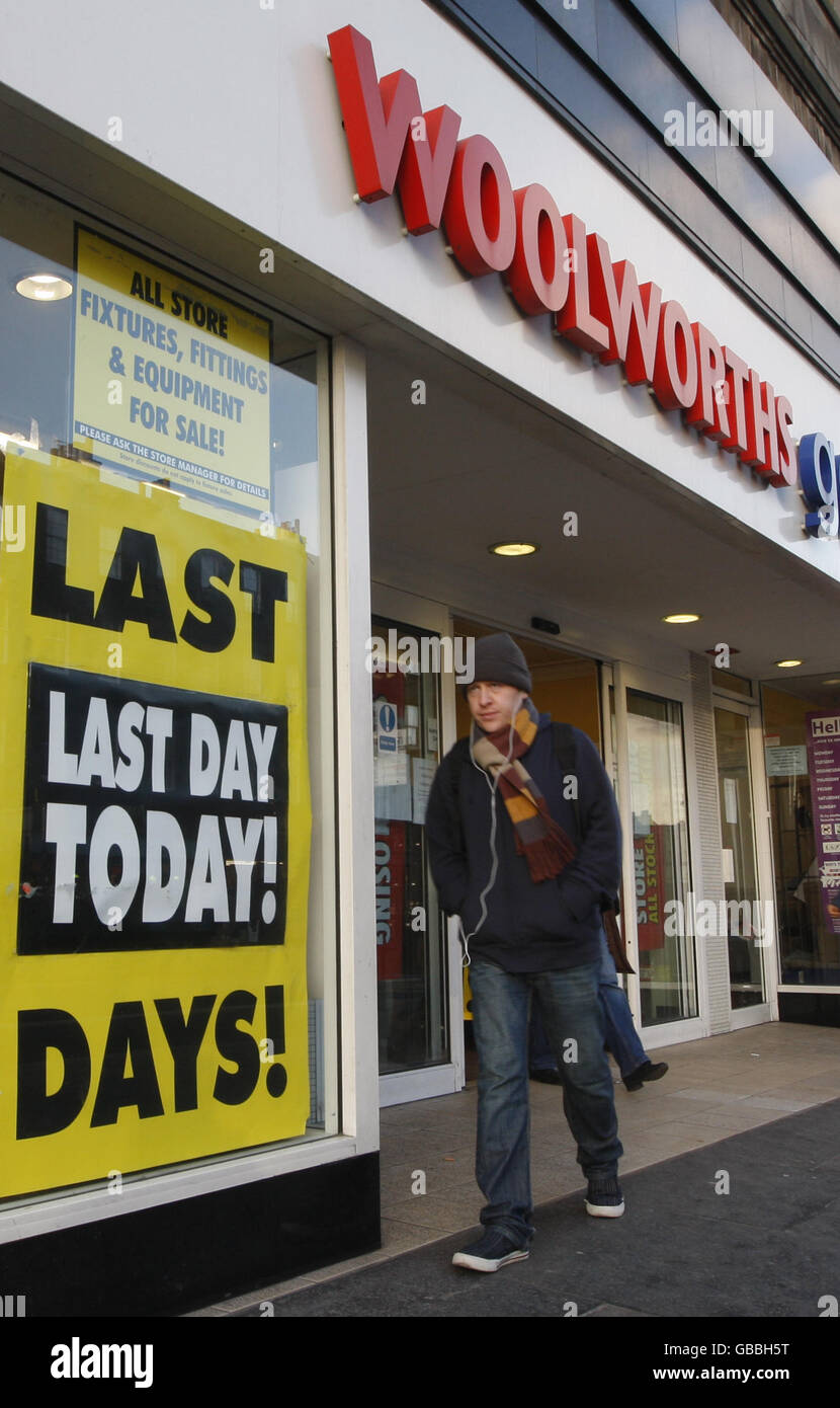 Woolworths closures. A Woolworths store in Edinburgh, on it's last day