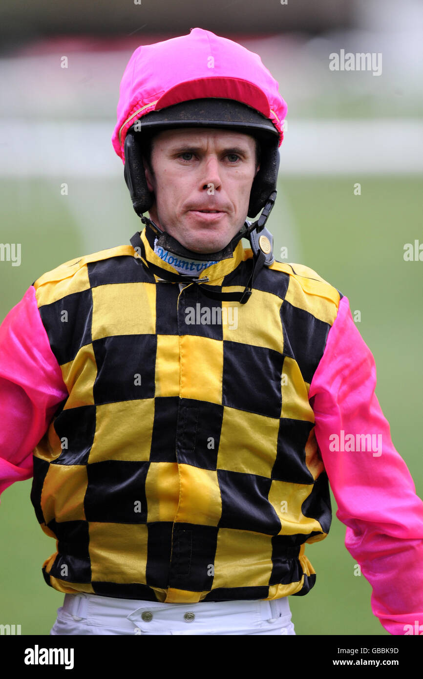Graham lee jockey hi-res stock photography and images - Alamy