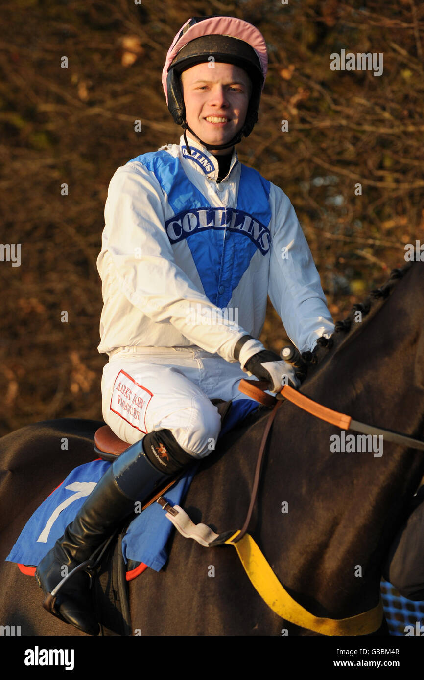 Horse racing peterborough chase day huntingdon racecourse hires stock